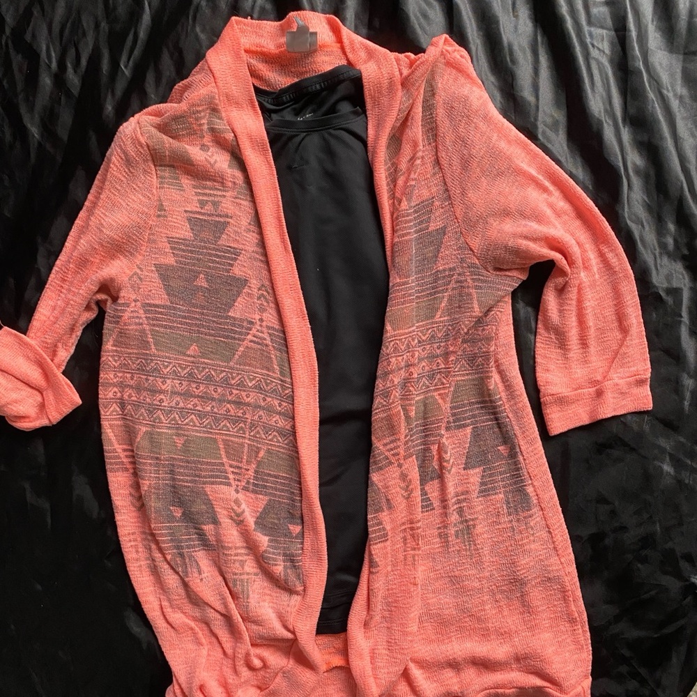 🔥3/$25- Vanity Coral Patterned Cardigan